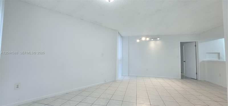 7035 NW 186th St # D110, Hialeah FL 33015