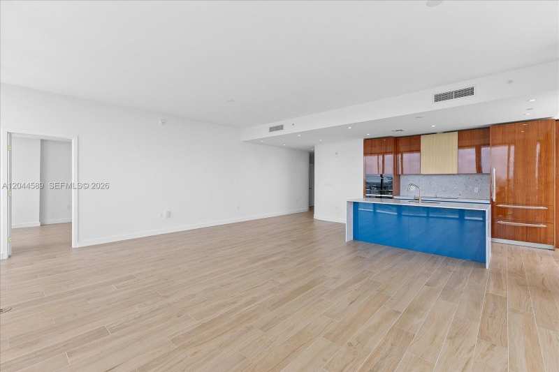 2678 Tigertail Ave # 1001, Miami FL 33133