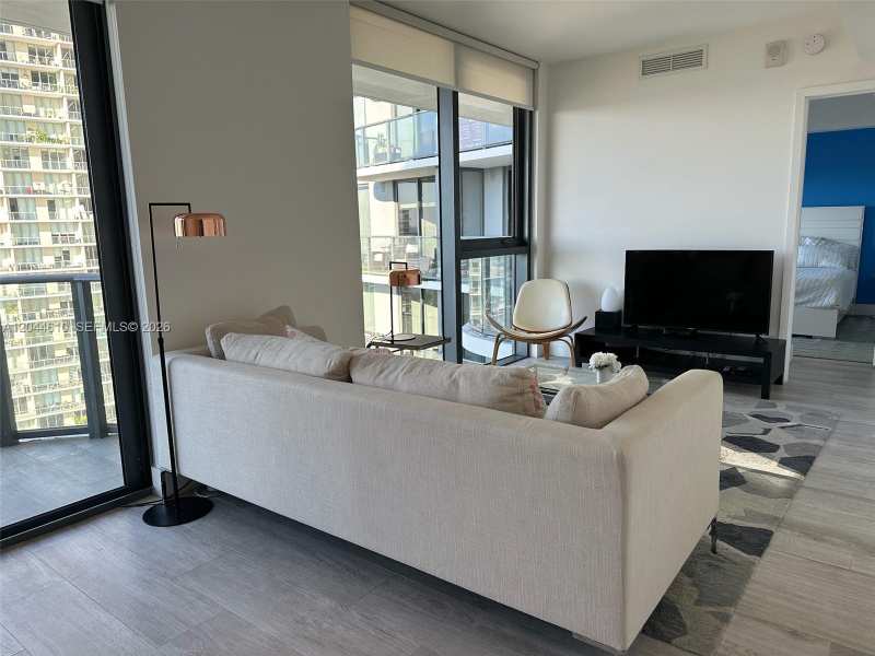 121 NE 34th St # 1915, Miami FL 33137