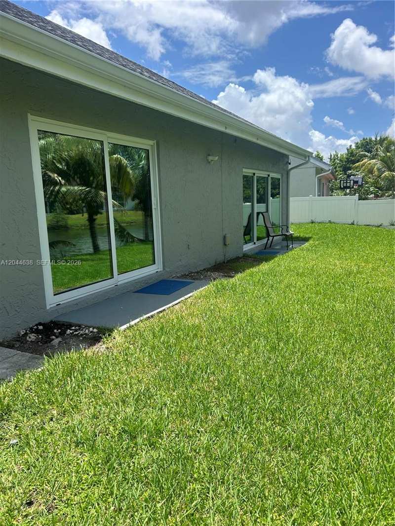 2730 Cypress Ave, Miramar FL 33025