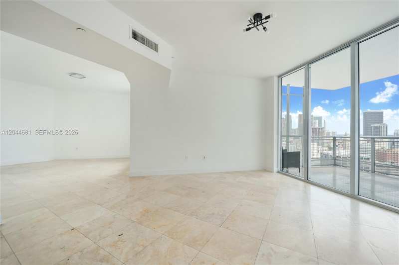 350 S Miami Ave # 2411, Miami FL 33130