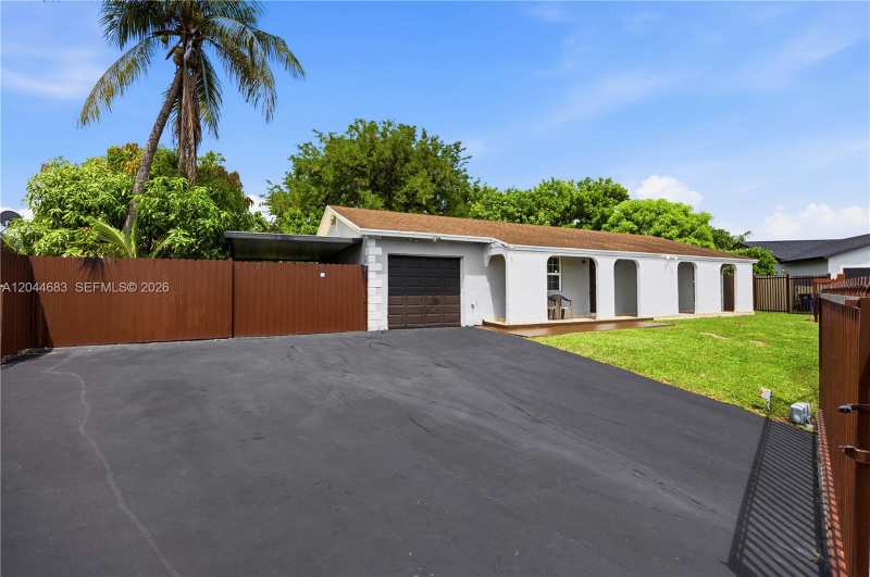 26080 SW 132nd Pl, Homestead FL 33032