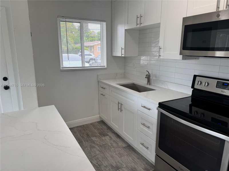 495 NW 43rd Ct # 1, Oakland Park FL 33309
