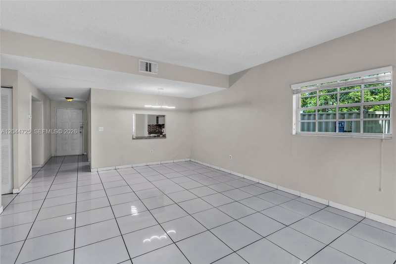 10018 Hammocks Blvd # 5, Miami FL 33196