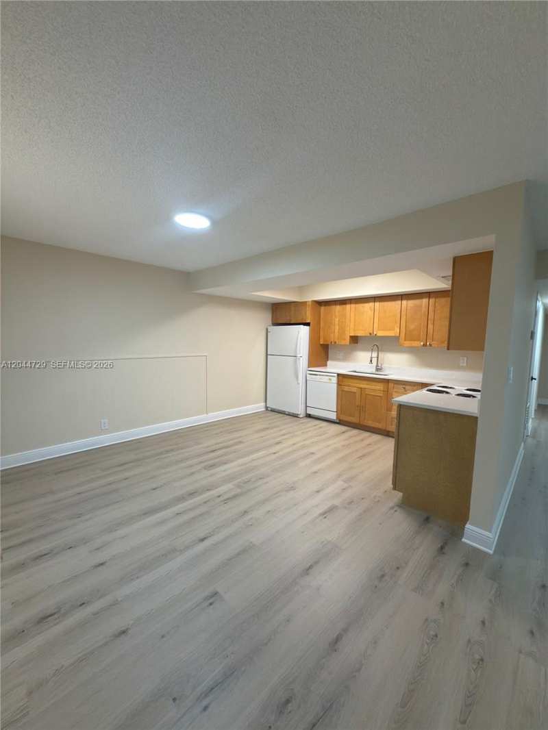 8303 W Sample Rd # 04, Coral Springs FL 33065