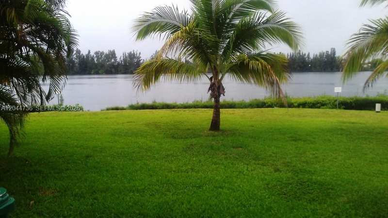 20822 San Simeon Way # 111, Miami FL 33179