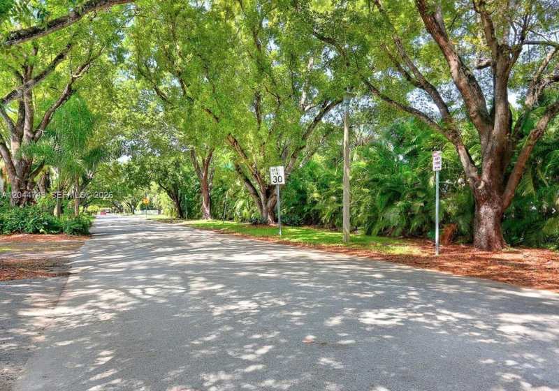 1205 Mariposa Ave # 212, Coral Gables FL 33146