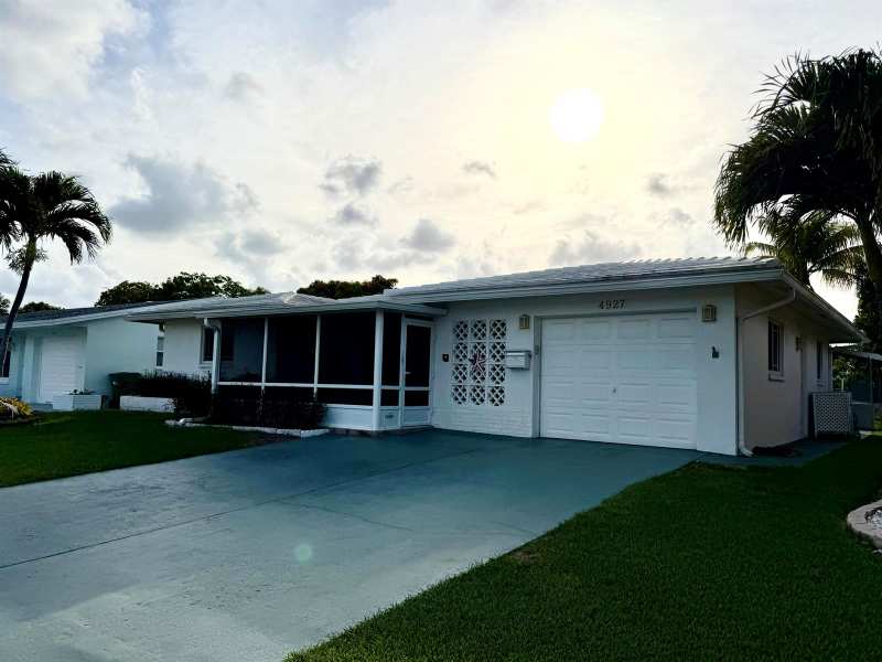 4927 NW 47th Terrace, Tamarac FL 33319