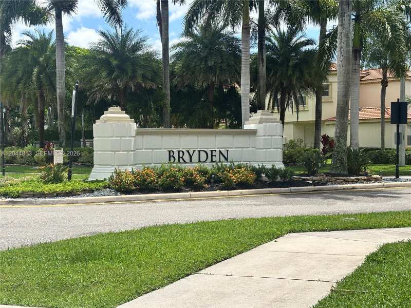 9109 Dupont Pl, Wellington FL 33414