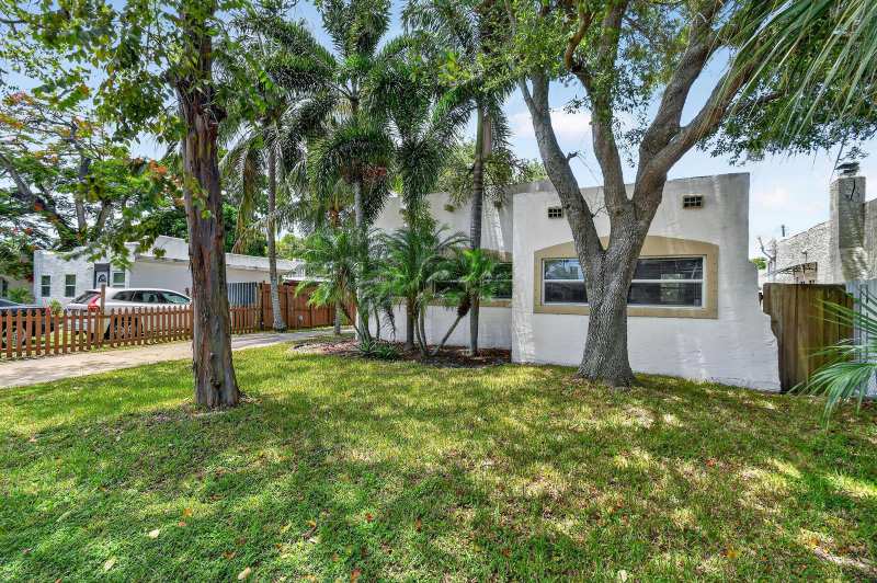 1005 Selkirk Street, West Palm Beach FL 33405