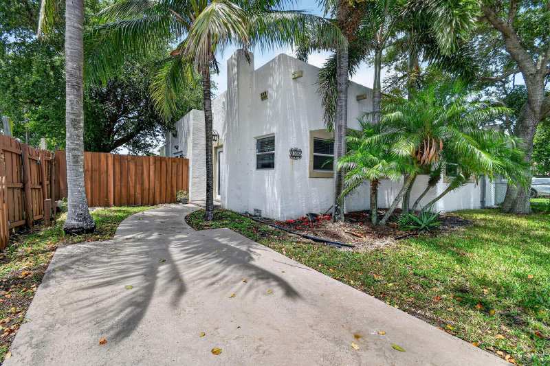 1005 Selkirk Street, West Palm Beach FL 33405