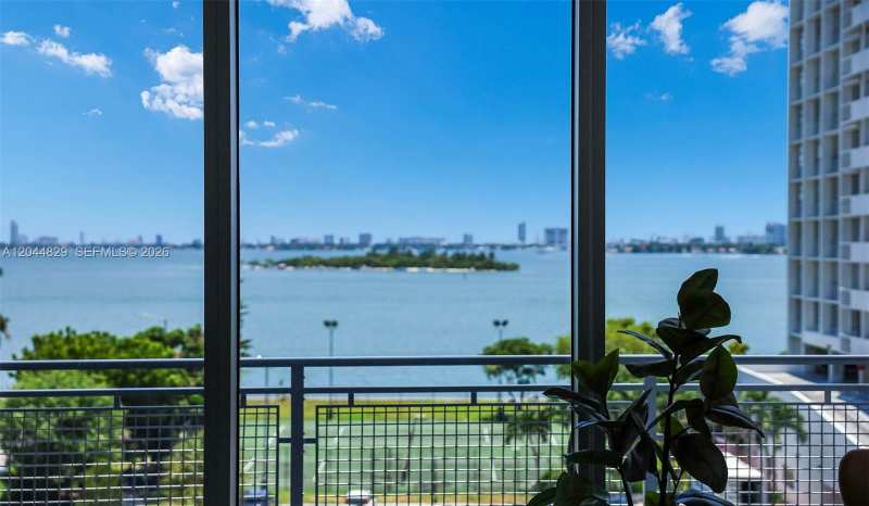 2150 N Bayshore Dr # 1602, Miami FL 33137