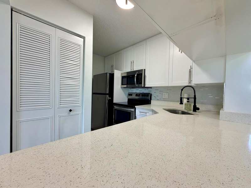 616 Sea Pine Way # C3, FL 33415