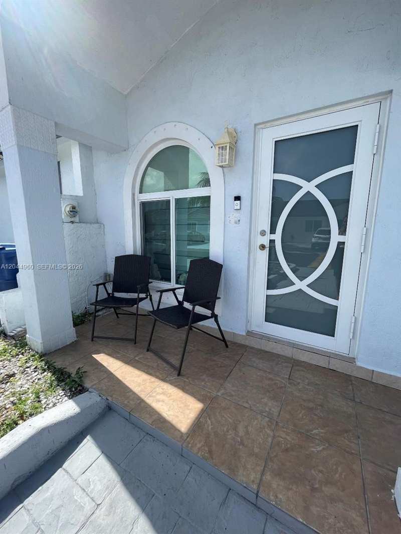 7681 NW 178th Ter, Hialeah FL 33015