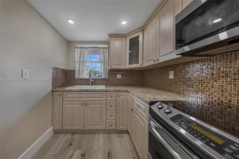 20 NW 87th Ave # A208, Miami FL 33172