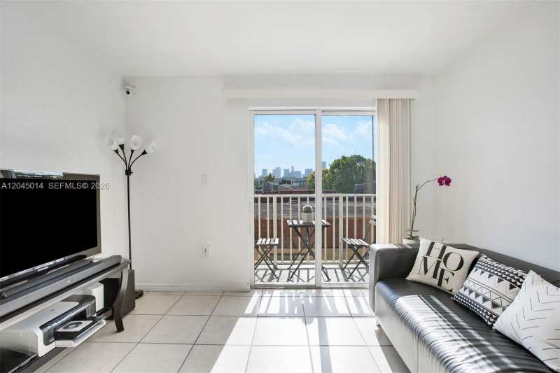 1349 SW 3rd St # 7, Miami FL 33135