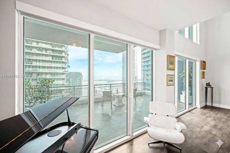 60 SW 13th St # 4002, Miami FL 33130