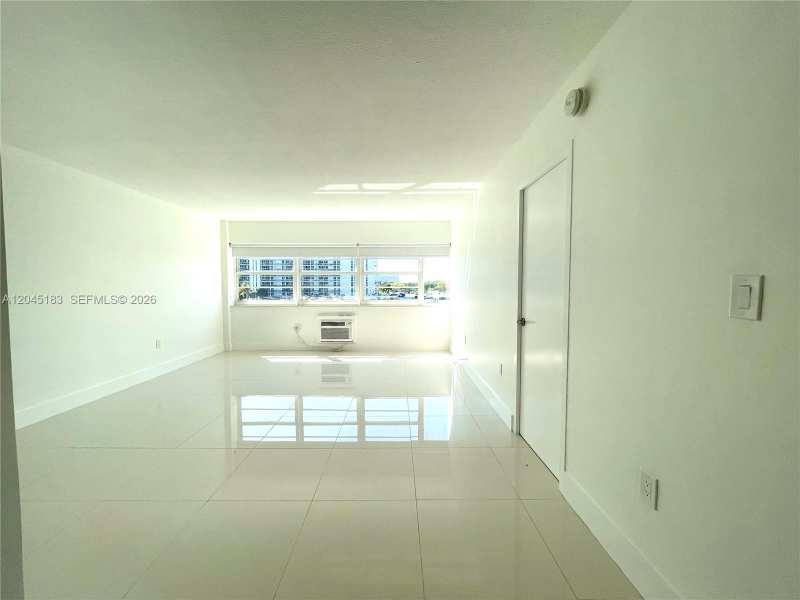 220 Kings Point Dr # 502, Sunny Isles Beach FL 33160