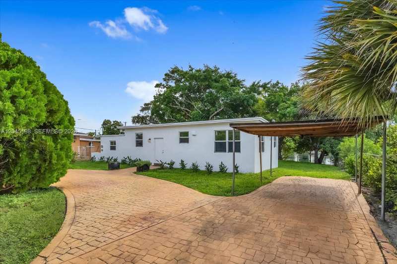 13415 NW 22nd Ave, Miami FL 33167