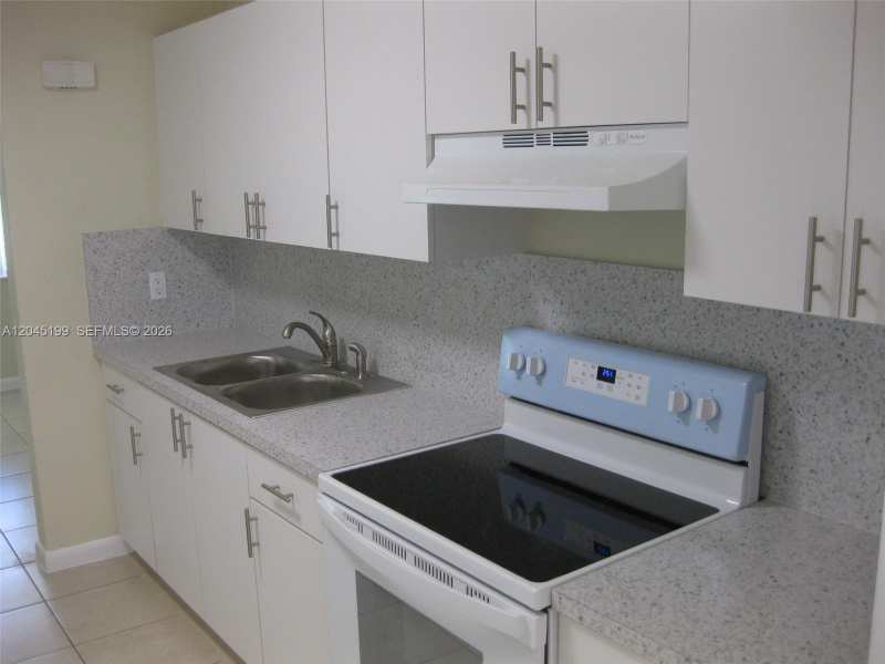 1520 NE 14th St, Homestead FL 33033