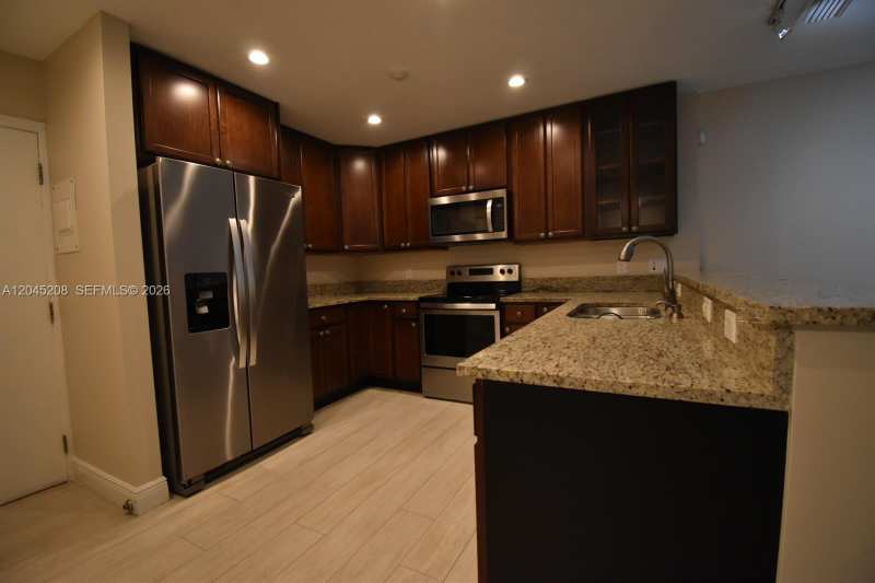 13900 Lake Placid Ct # A24, Miami Lakes FL 33014