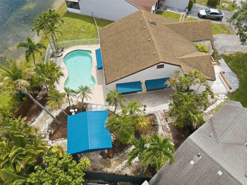 8165 NW 187th Ter, Hialeah FL 33015