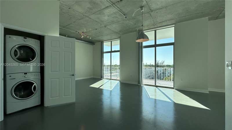 2100 Van Buren St # 522, Hollywood FL 33020