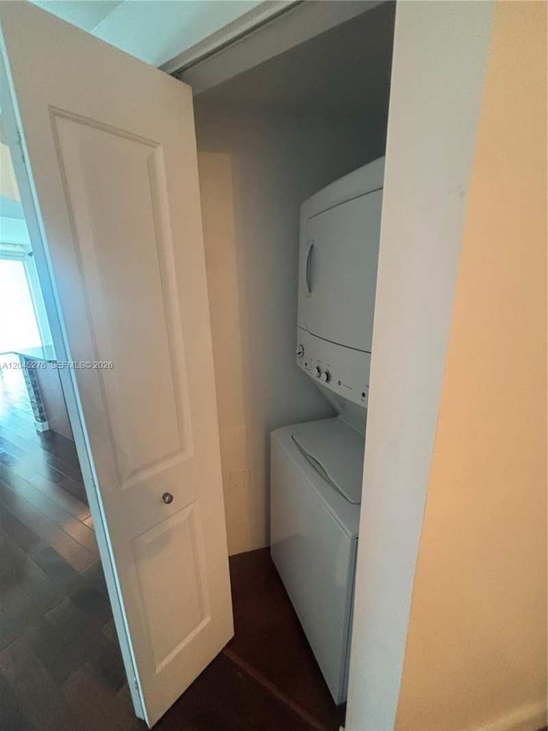480 NE 30th St # 1004, Miami FL 33137