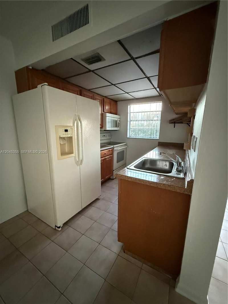 9390 W Flagler St # 224C, Miami FL 33174