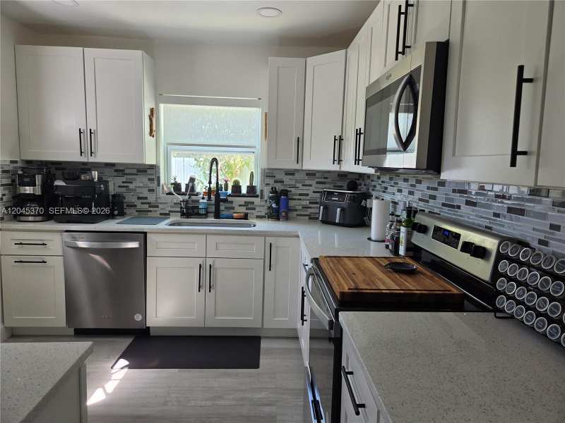 140 NW 18th St, Pompano Beach FL 33060
