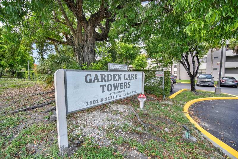 1101 SW 122nd Ave # 205, Miami FL 33184