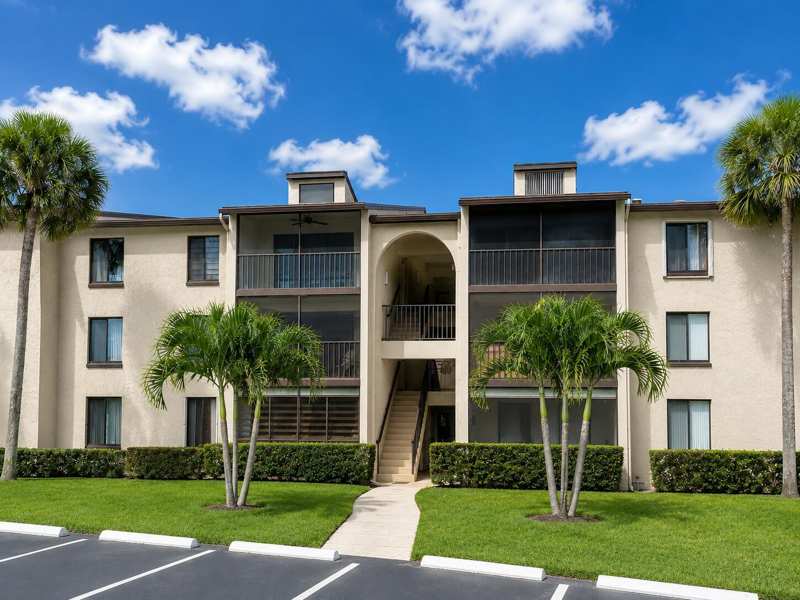 627 Sea Pine Way # C2, FL 33415