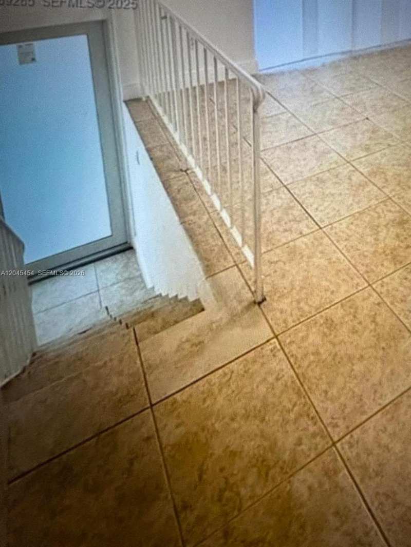 984 W 40th St # 2, Hialeah FL 33012