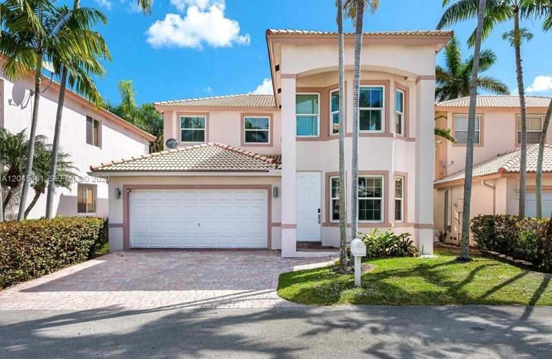 208 SE 15th St, Dania Beach FL 33004
