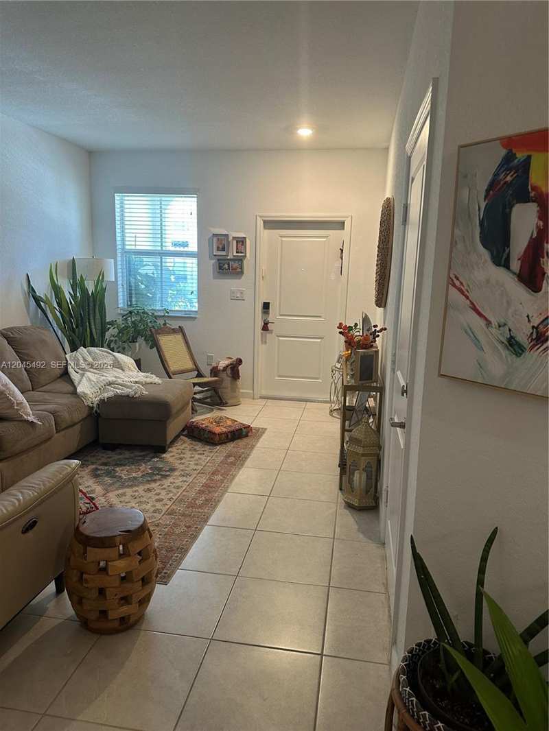 2615 SE 12th St, Homestead FL 33035