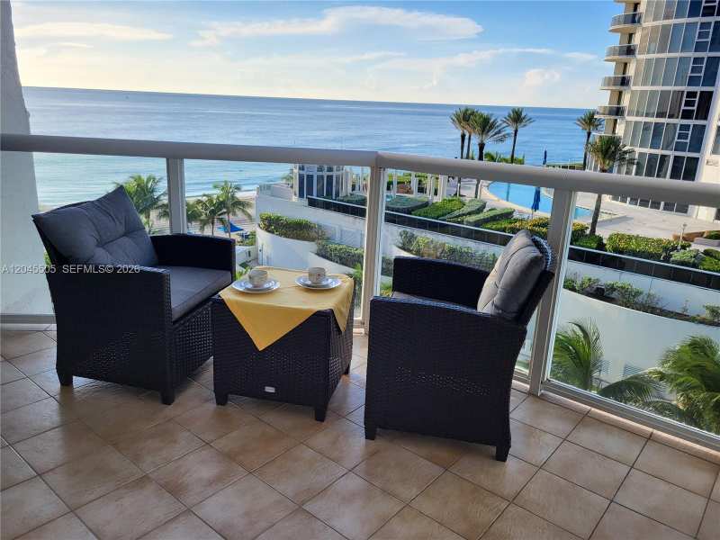 17275 Collins Ave # 804, Sunny Isles Beach FL 33160