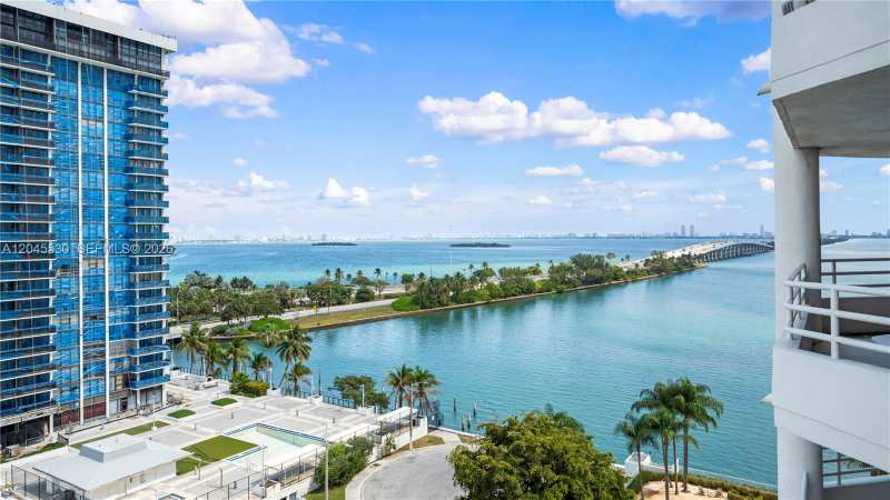 555 NE 34th St # 2704, Miami FL 33137