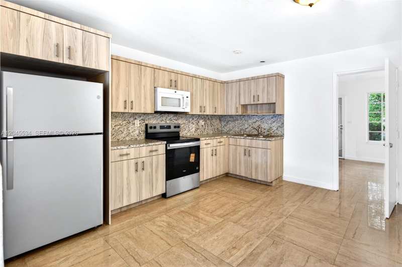 1350 NE 149th St # 2, Miami FL 33161