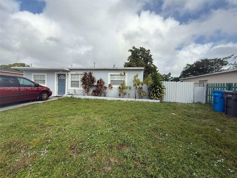 4211 SW 38th St, West Park FL 33023