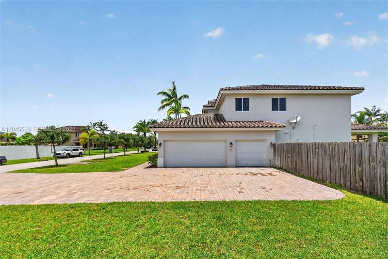 20943 SW 133rd Ave, Miami FL 33177