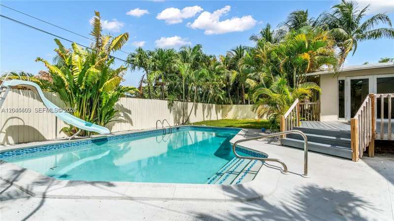 5211 NE 17th Ave, Fort Lauderdale FL 33334