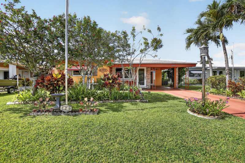 220 NW 48th Street, Oakland Park FL 33309