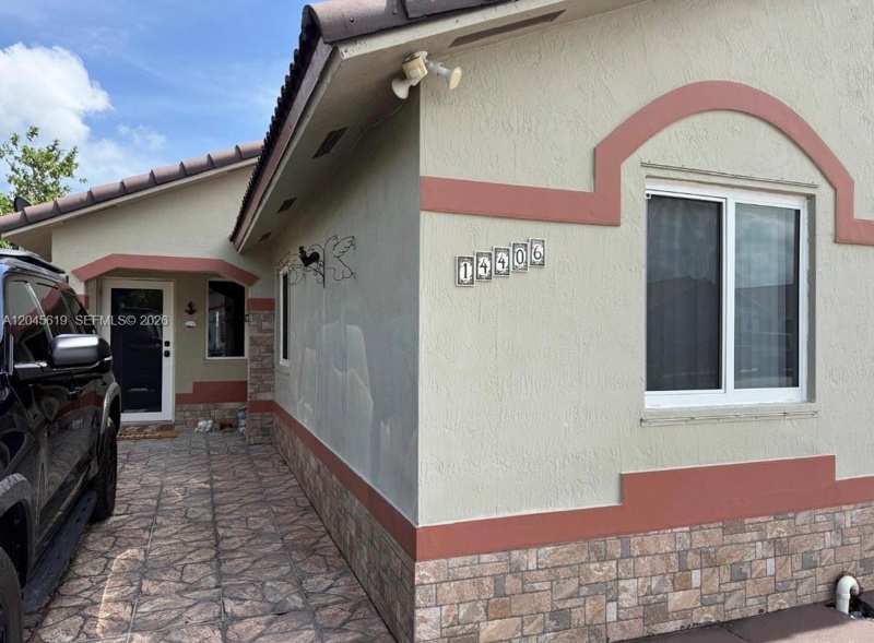 14406 SW 179th Ln, Miami FL 33177