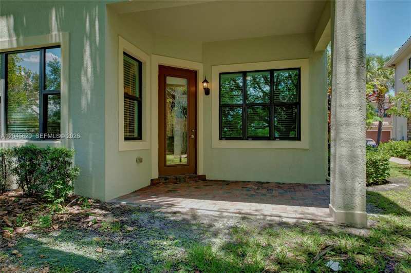 142 SW 127th Terrace, Plantation FL 33325