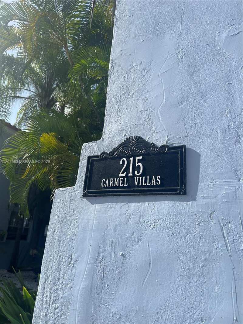 215 30th St # 22, Miami Beach FL 33140