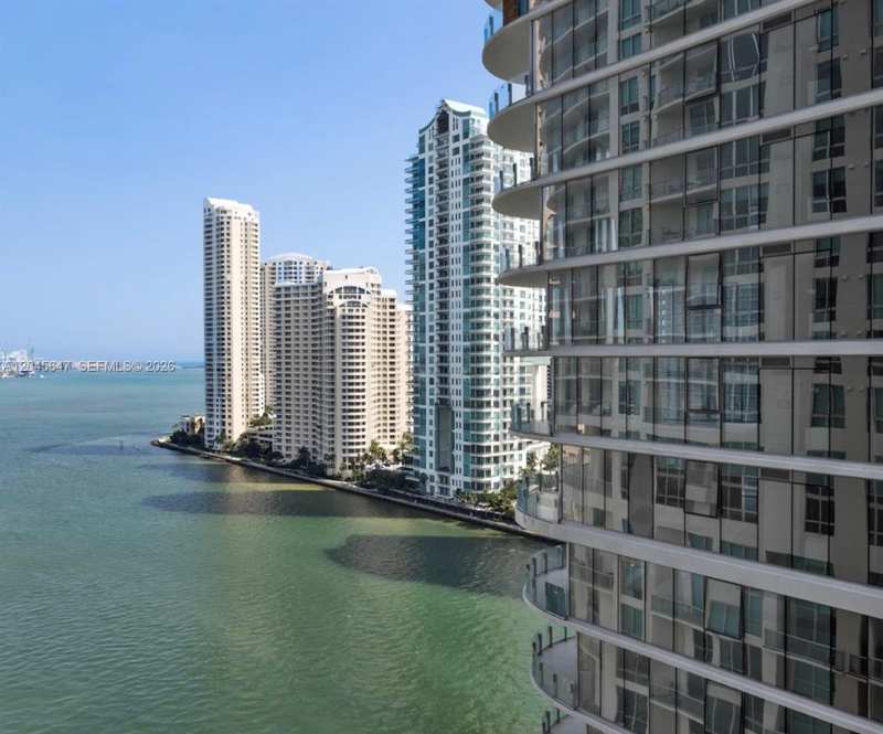 300 S Biscayne Blvd # 2302, Miami FL 33131