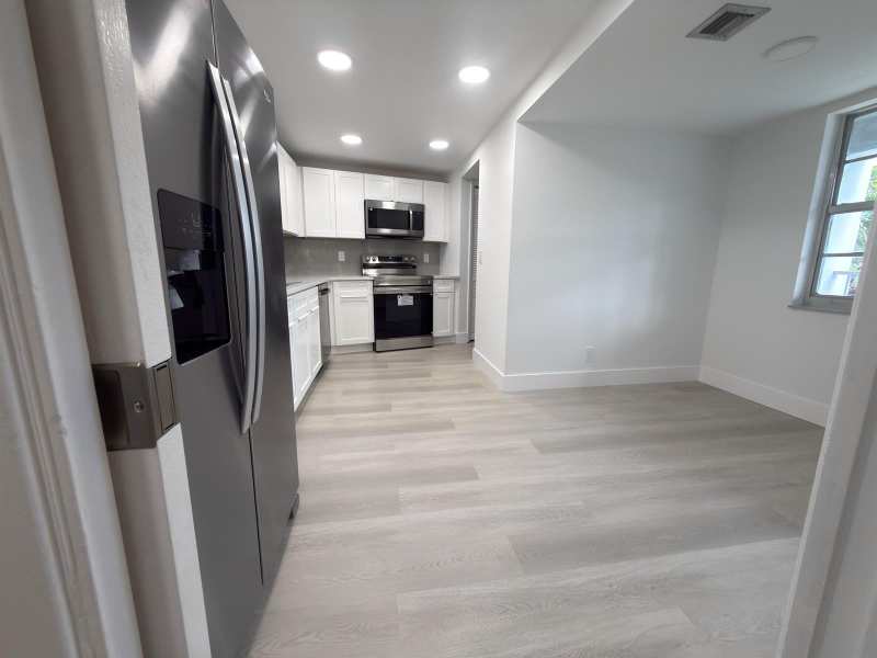 625 Oaks Drive # 305, Pompano Beach FL 33069