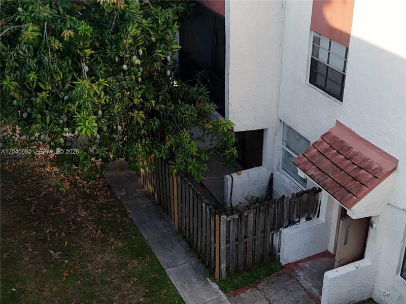 1796 NW 55th Ave # 103, Lauderhill FL 33313