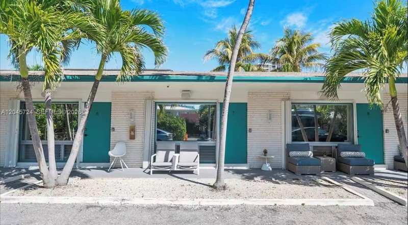 333 Palm St, Hollywood FL 33019