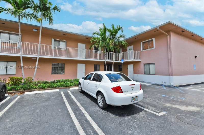 6041 W 24th Ave # 111, Hialeah FL 33016